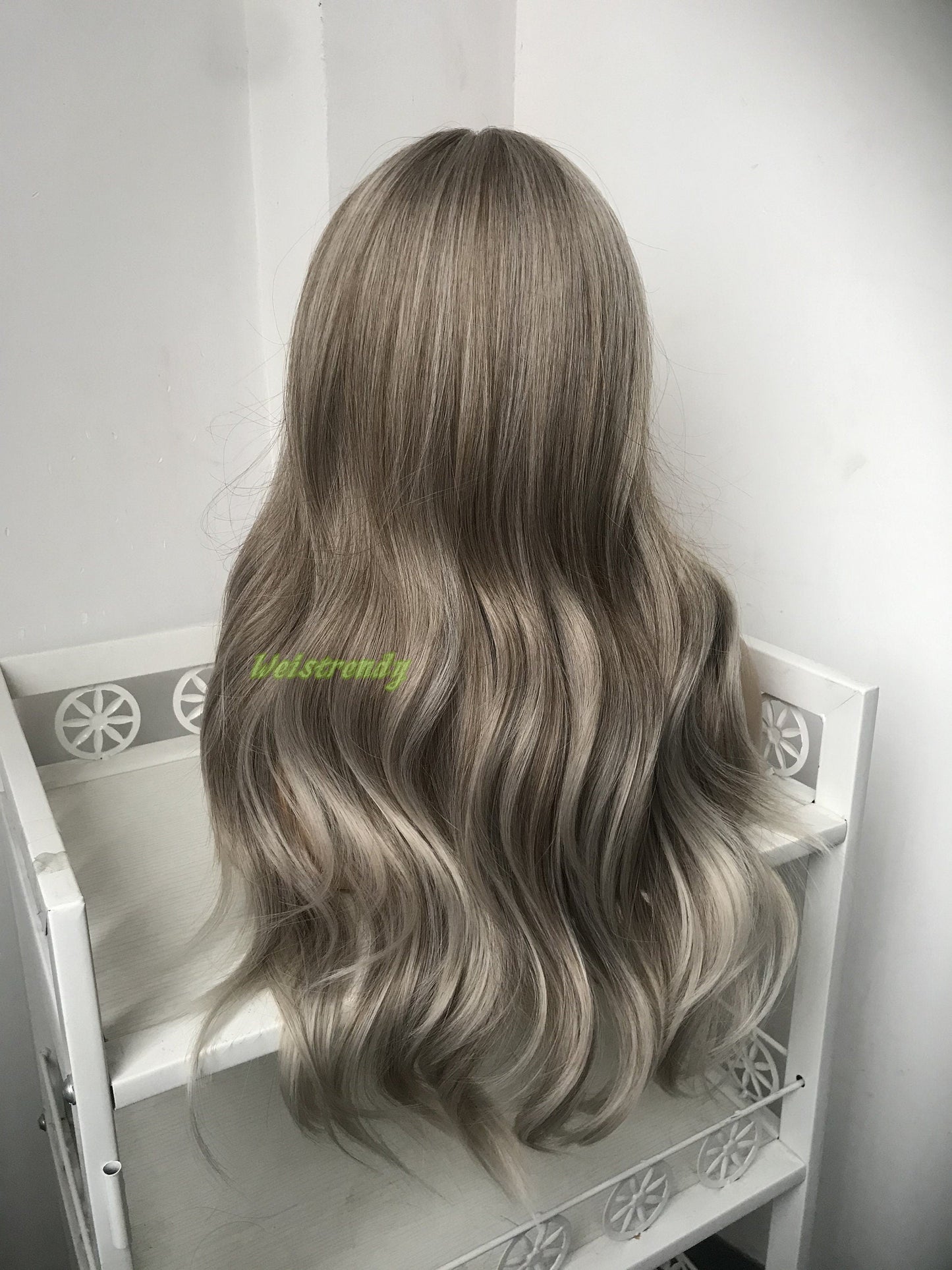 Mixed Brown Blonde Ombre Platinum Blonde Long Wavy Wigs with Fringes/Bangs Synthetic Wigs Heat Safe