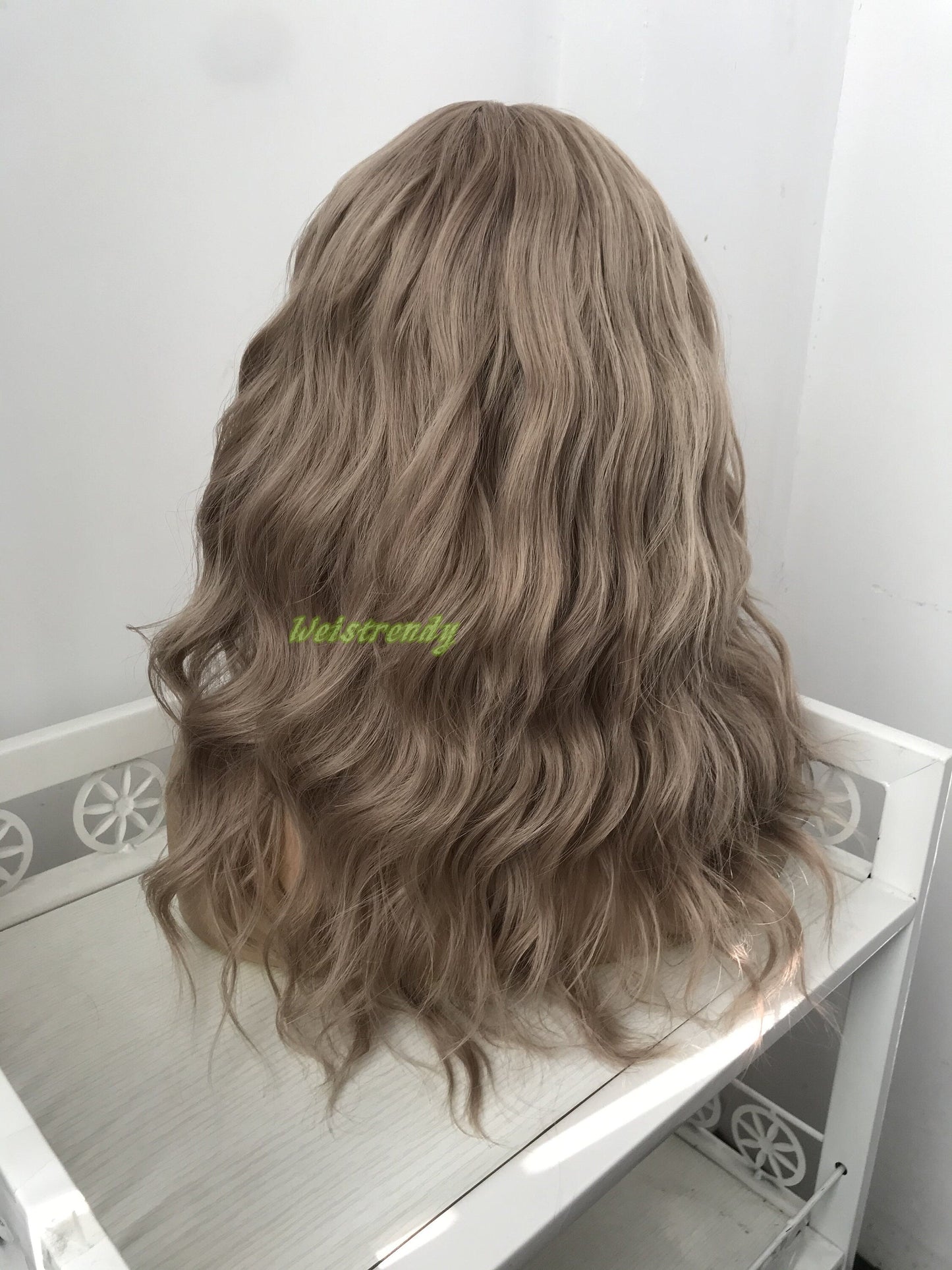 Mixed Brown Blonde Medium Length Wavy Curly Wigs with Fringes/Bangs Synthetic Wigs Heat Safe