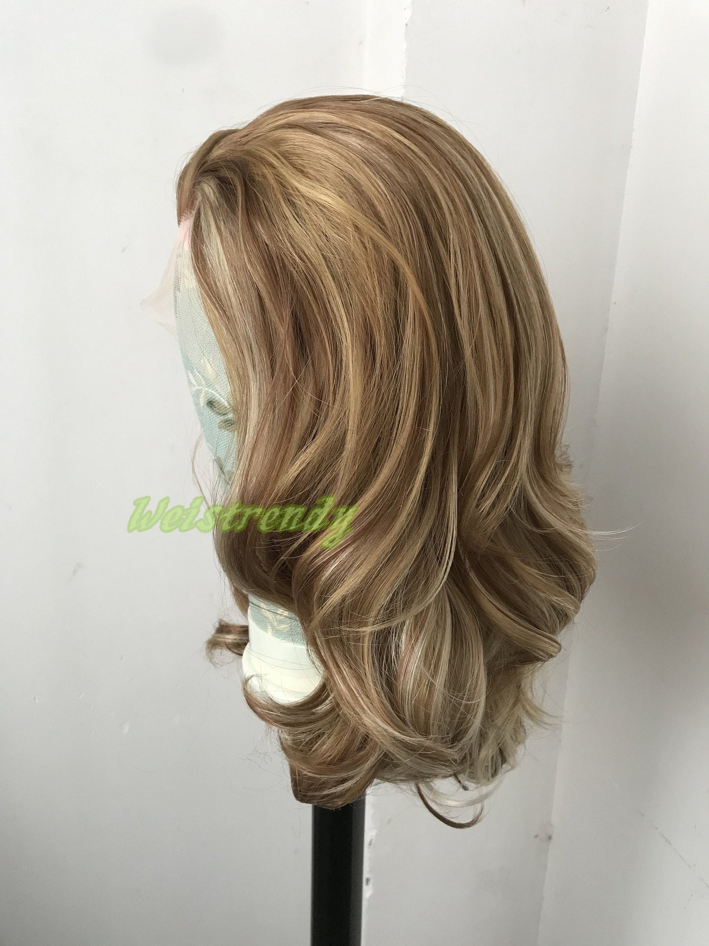 Mixed Brown Blonde Hightlights Medium Length Waves Hair Synthetic Soft Swiss Lace Frontal Wig Free Part Heat Friendly