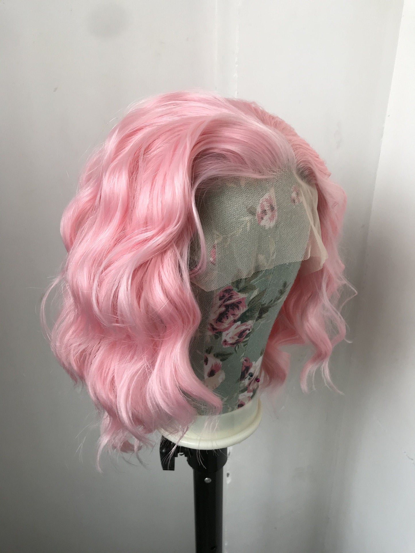 Ice Pink Wigs Beachy Wavy Short Bob Premium Synthetic Swiss Lace Front Wig Free Partting Heat Safe