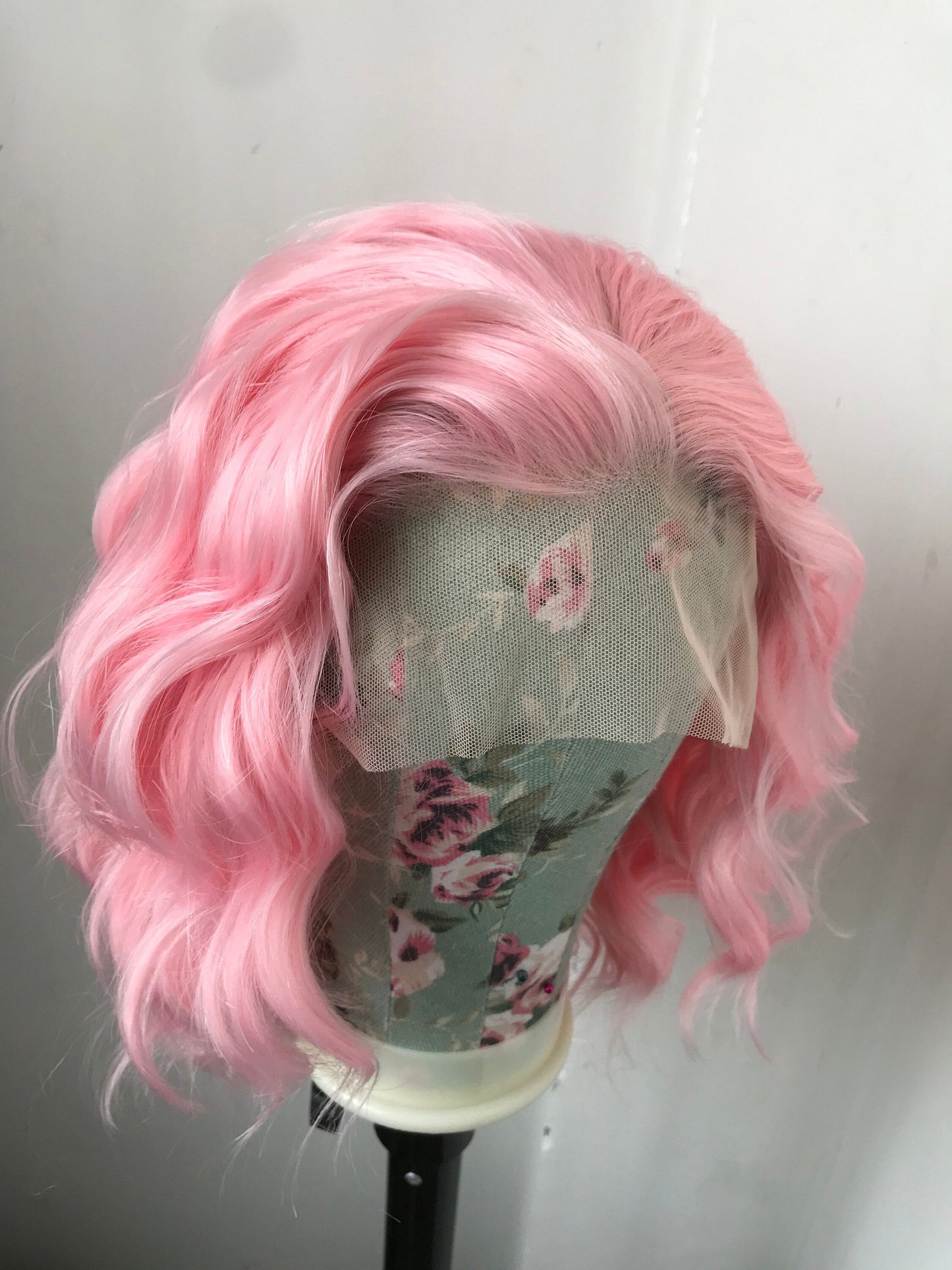 Ice Pink Wigs Beachy Wavy Short Bob Premium Synthetic Swiss Lace Front Wig Free Partting Heat Safe
