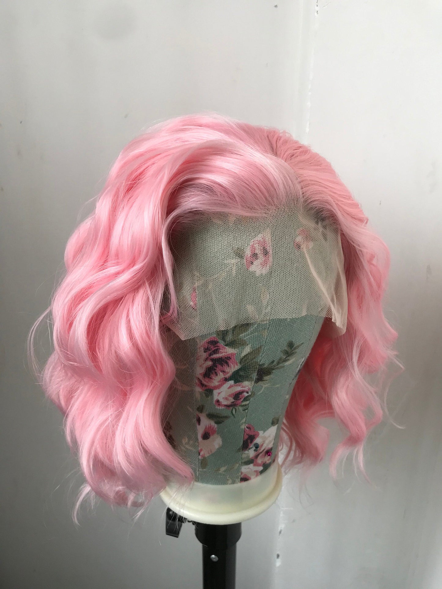Ice Pink Wigs Beachy Wavy Short Bob Premium Synthetic Swiss Lace Front Wig Free Partting Heat Safe