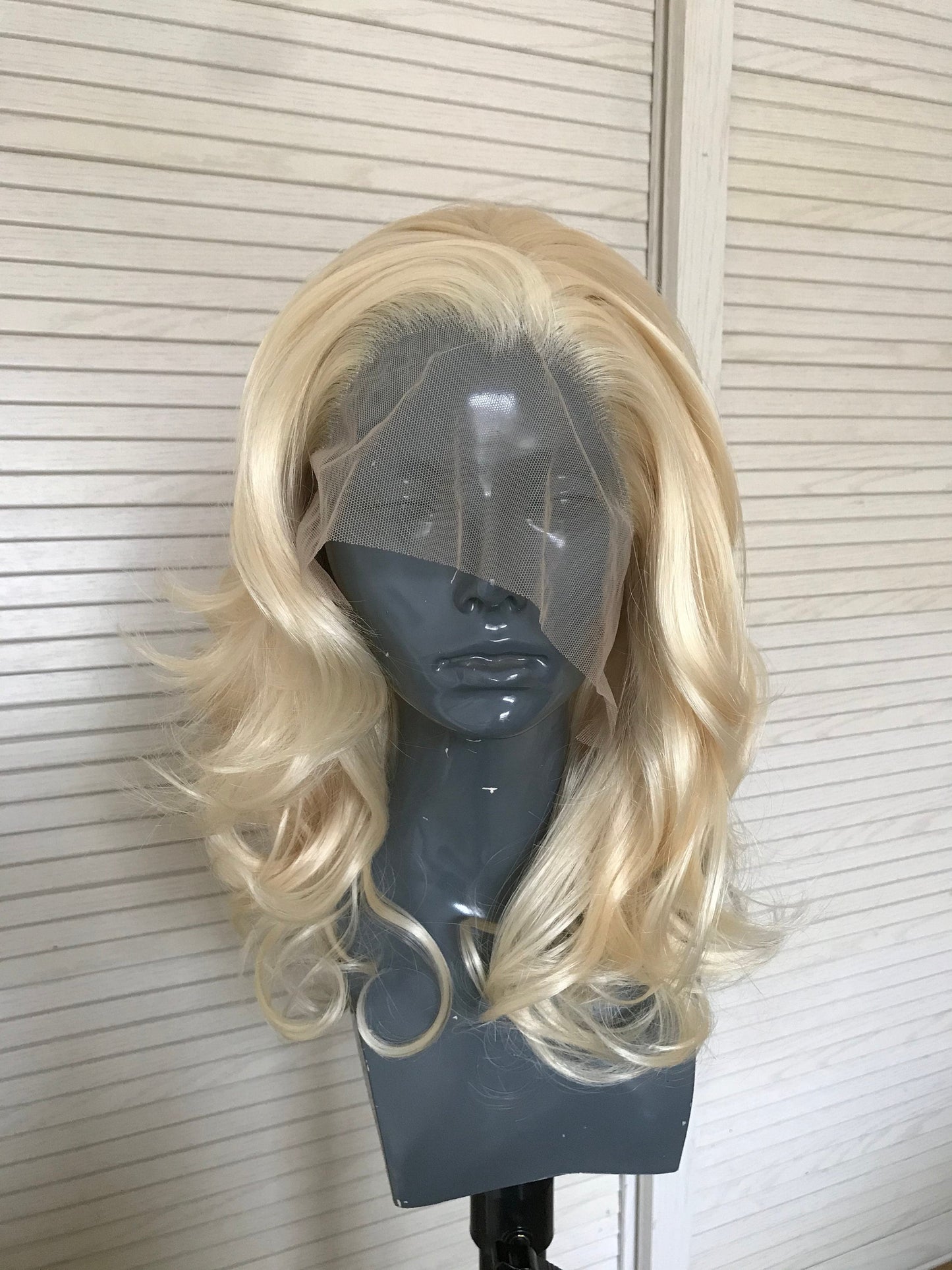 613 Blonde Medium Length Waves Hair Synthetic Soft Swiss Lace Frontal Wig Free Part Heat Friendly