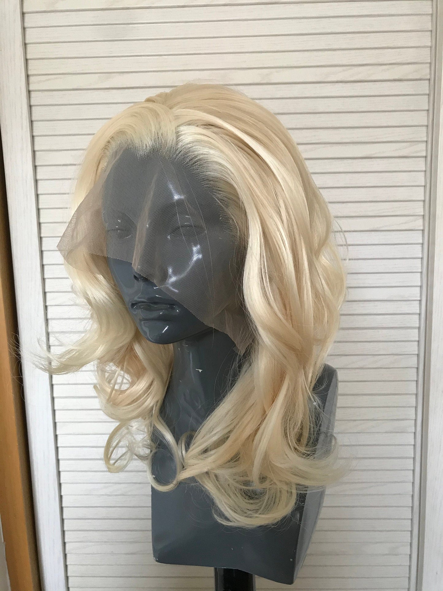613 Blonde Medium Length Waves Hair Synthetic Soft Swiss Lace Frontal Wig Free Part Heat Friendly